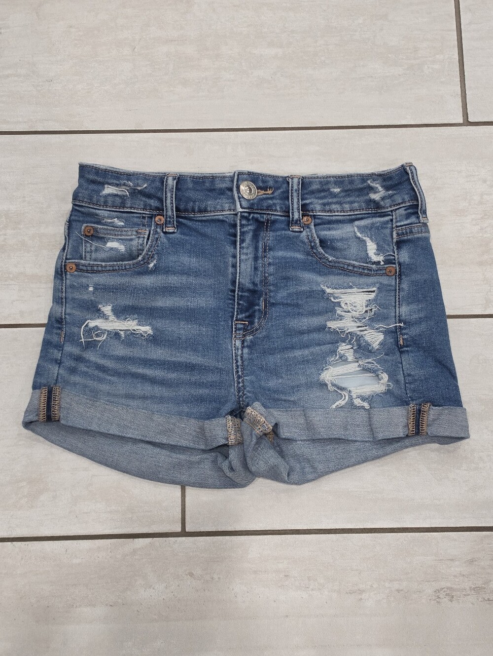 AMERICAN EAGLE Hi-Rise Shortie Distressed Denim Shorts Size 4 Medium Wash